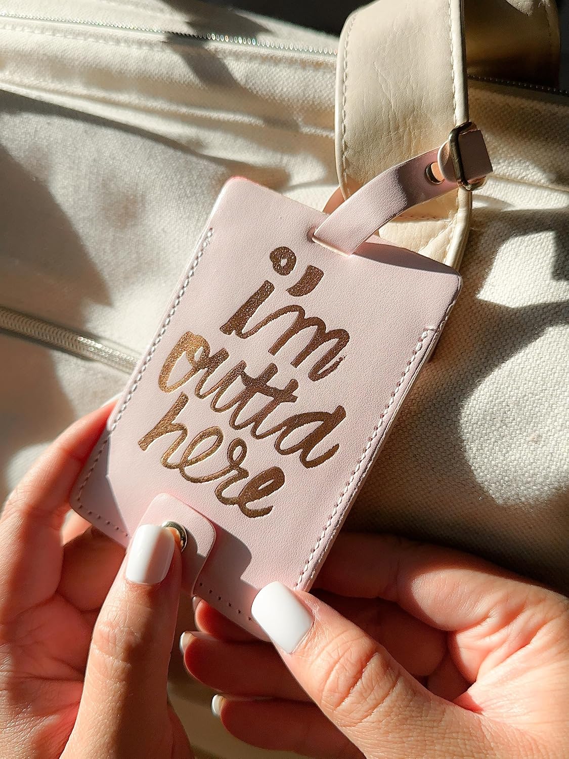 ban.do Quote Leatherette Luggage Tag, I'm Outta' Here (Pink/Metallic)