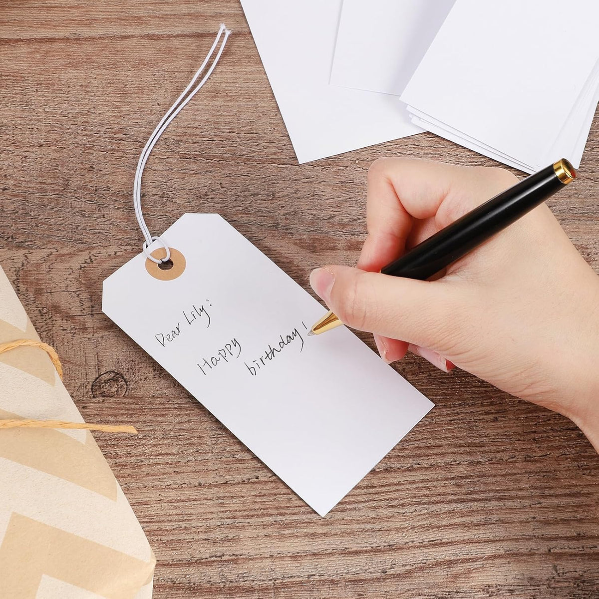 100pcs Price Tags with String Attached White Hang Paper Tags